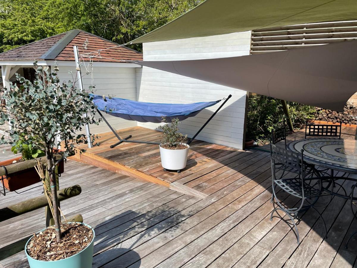 La Chambre Du Chemin Vert : Spa Piscine Sauna Jodoigne Buitenkant foto